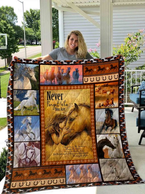 Girl Loves Horse Quilt Blanket 01