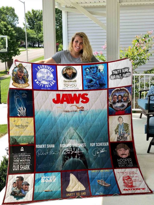 Jaws Quilt Blanket 01